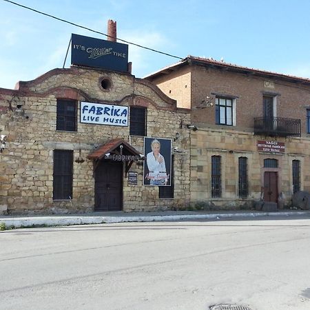 Cicek Aile Pansiyonu Burhaniye Exterior photo